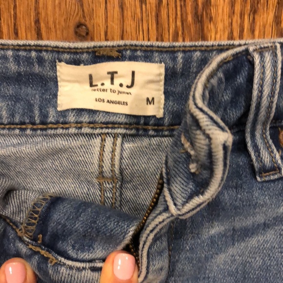 LTJ (Letters to Juliet) frayed denim jean shorts size medium - Picture 2 of 5